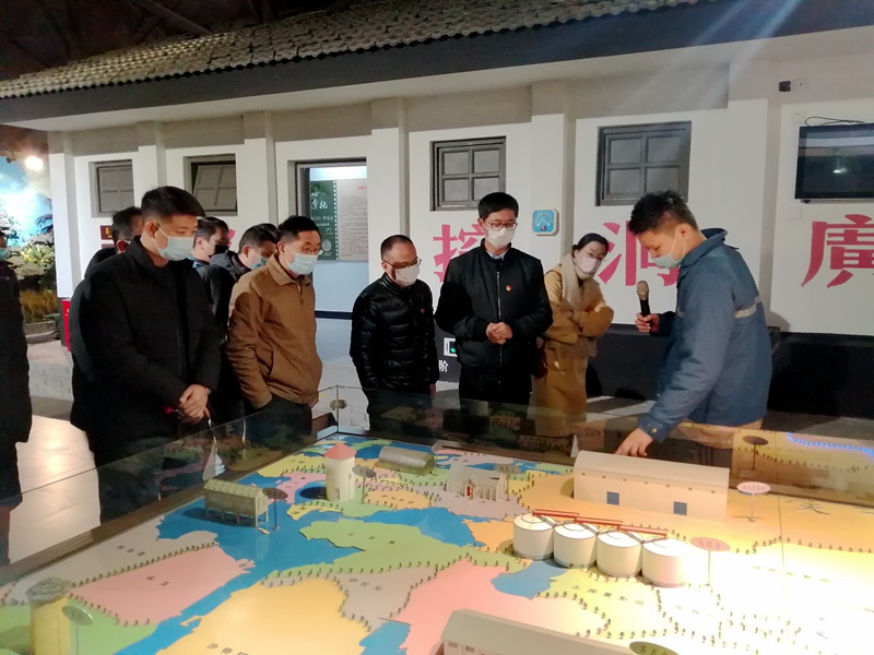 集團第三黨支部與外貿黨支部聯(lián)合開展&ldquo;敢為人先創(chuàng)新業(yè) 清廉有為守公德&rdquo;主題黨日活動